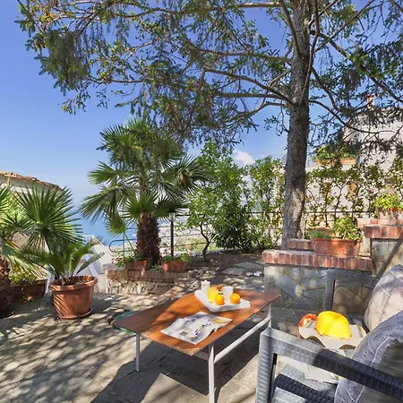 Amore - Casa Priora A Holiday home *
